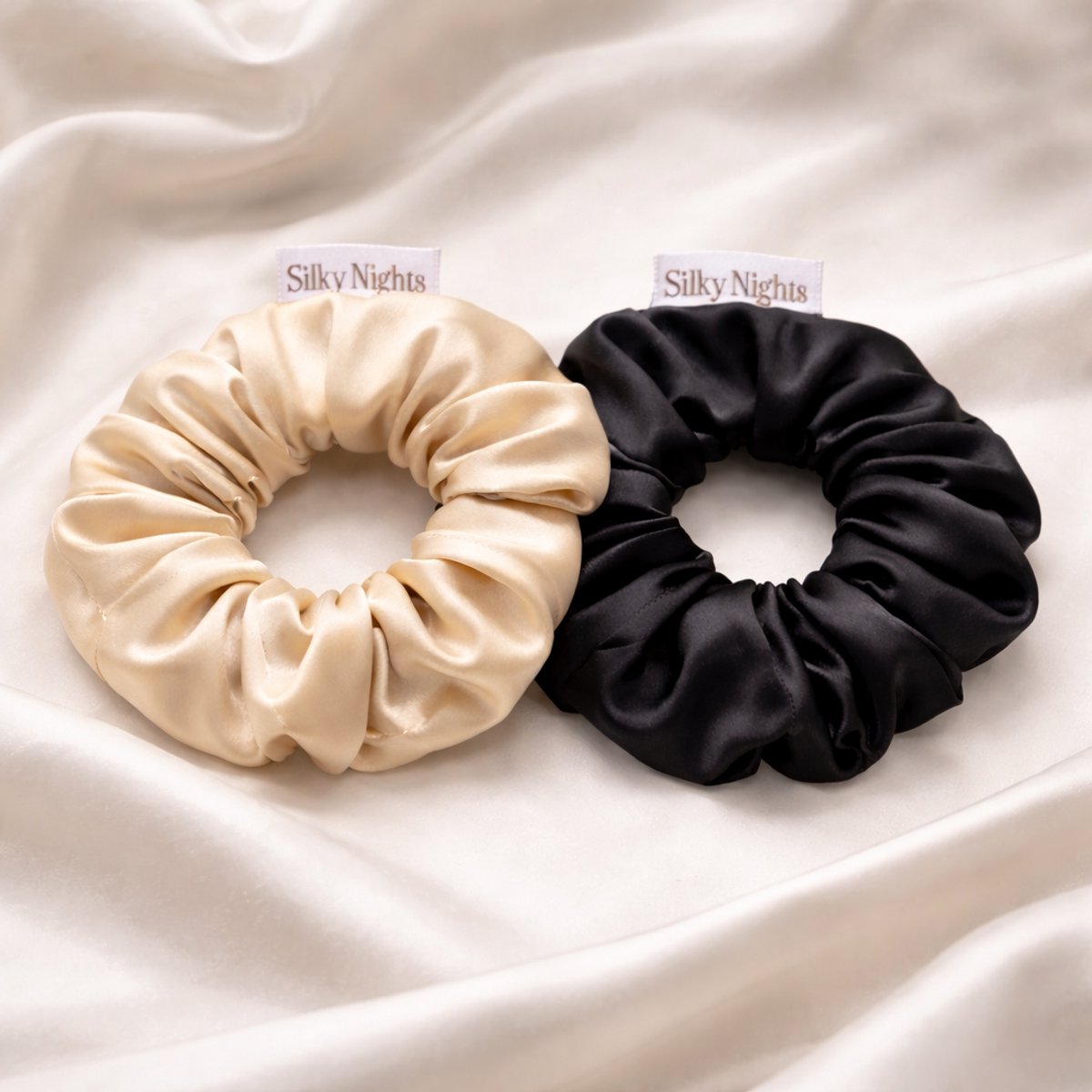 Silky Nights 100% Moerbei Zijde Scrunchie – 19 momme - Champagne en Zwart – 2 Pack - Zijden Haarelastiek – Haarvriendelijk & Anti-Pluis