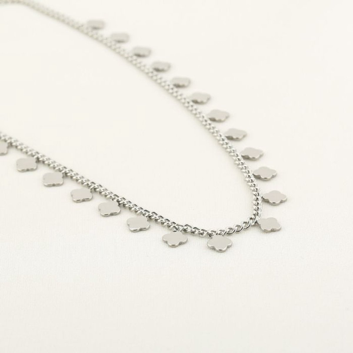 Klaverketting met grove schakel- Dames ketting- Moederdag- Sint- Kerst- Valentijn