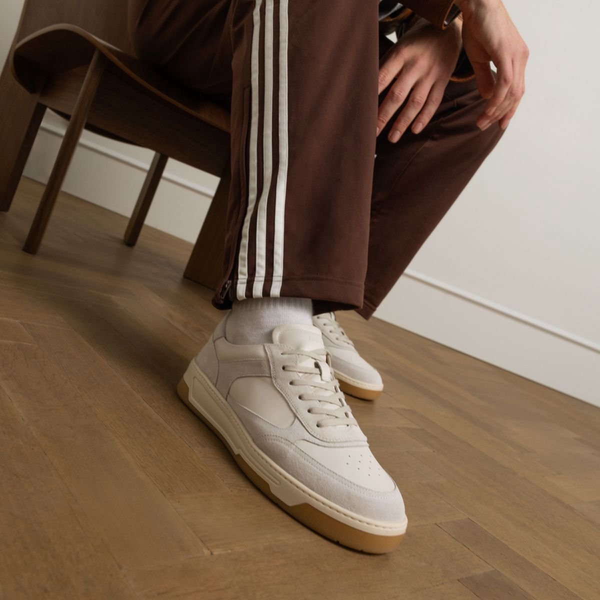 Manfield - Heren - Off white leren sneakers met suède details - Maat 43