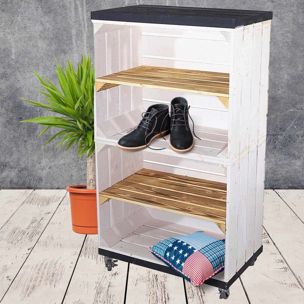 Wit Kistenrek met Gevlamde Plank op Wielen – Multifunctioneel Meubel voor Opslag