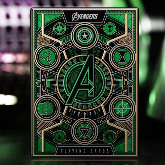 Voorkant van het Avengers kaartenbakje in groen en zwart, met het Avengers-logo en goudkleurige details.