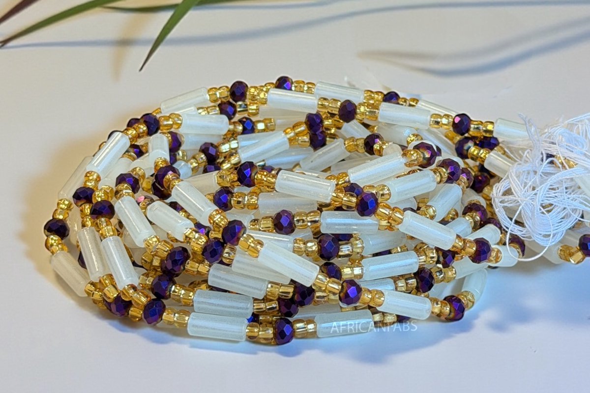 AfricanFabs® Waist Beads / Afrikaanse Heupketting - Bobo - Wit / paars (Traditioneel niet-elastisch koord) - Buikketting - Taille ketting