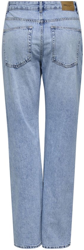 Lichtblauwe straight leg jeans, achterkant zichtbaar. Met op de achterkant twee zakken en een bruin label metONLY.