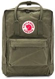 Groene Fjallraven Kanken rugzak met ritsvak voor, handvatten en het Fjallraven logo.