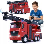 Jamara 407300 Camion de Pompiers Mercedes-Benz Antos 1:26 2,4GHz avec Échelle Télescopique et Fonction de Pulvérisation d'eau - Camion radiocommandé, Voiture Jouet Télécommandée pour Enfants