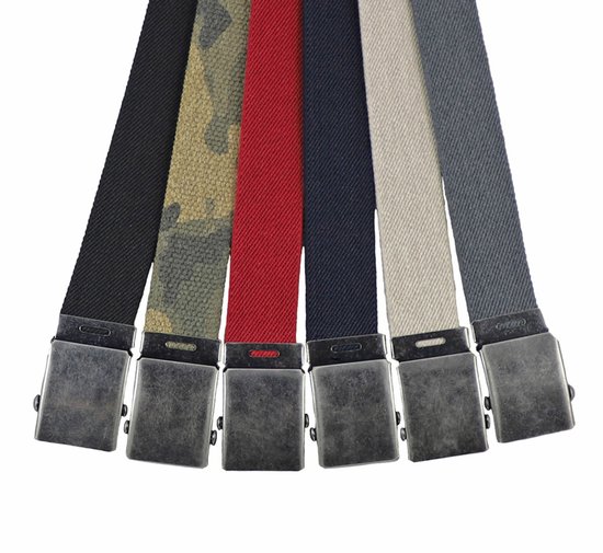 Zes canvas riemen in verschillende kleuren: zwart, camouflage, rood, donkerblauw, beige en grijs, elk met een metalen gesp.