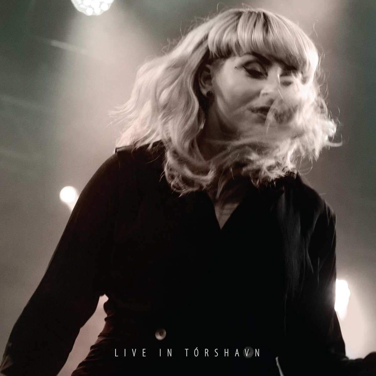 Live in Torshavn - Muziek Album - Luisterplezier - Singer-songwriter Folk - 1 uur 14 min