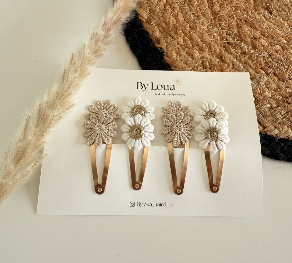 By Loua haarspeldjes baby meisje – bloemen – set van 2 – goud beige – 6cm – handgemaak