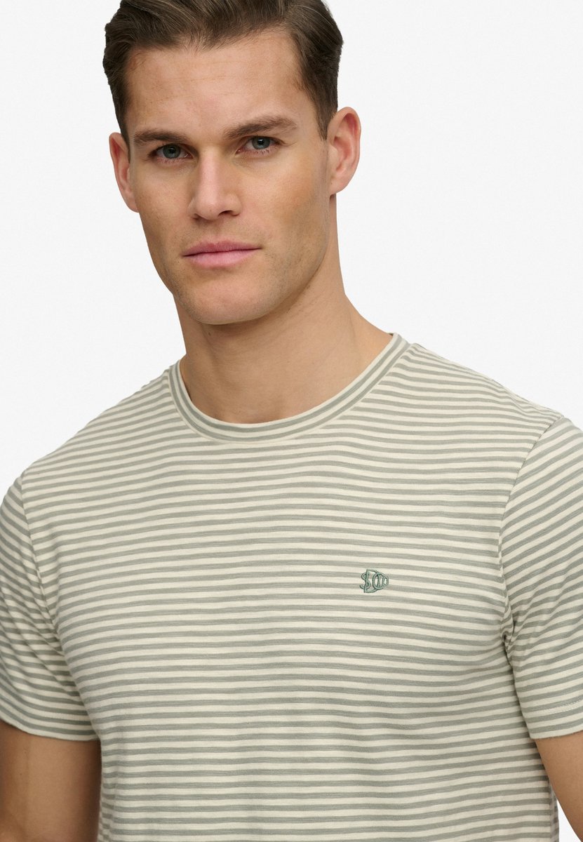 Superdry T-shirt Classic Essential Stripe Tee M1012346a Sage Chalk Stripe Mannen Beige