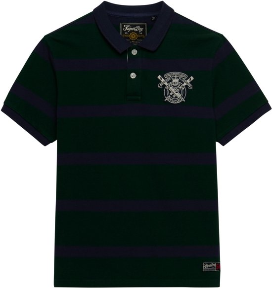 Groen poloshirt met marineblauwe strepen en geborduurd logo.