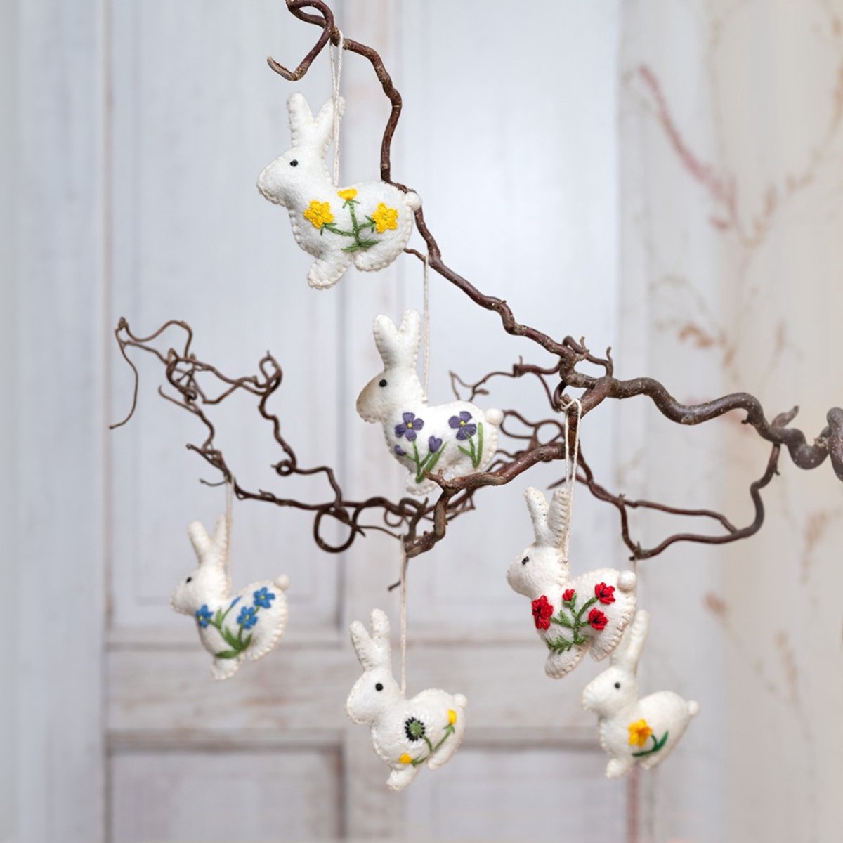 Vilten hanger konijntje met bloemetjes - set van 5