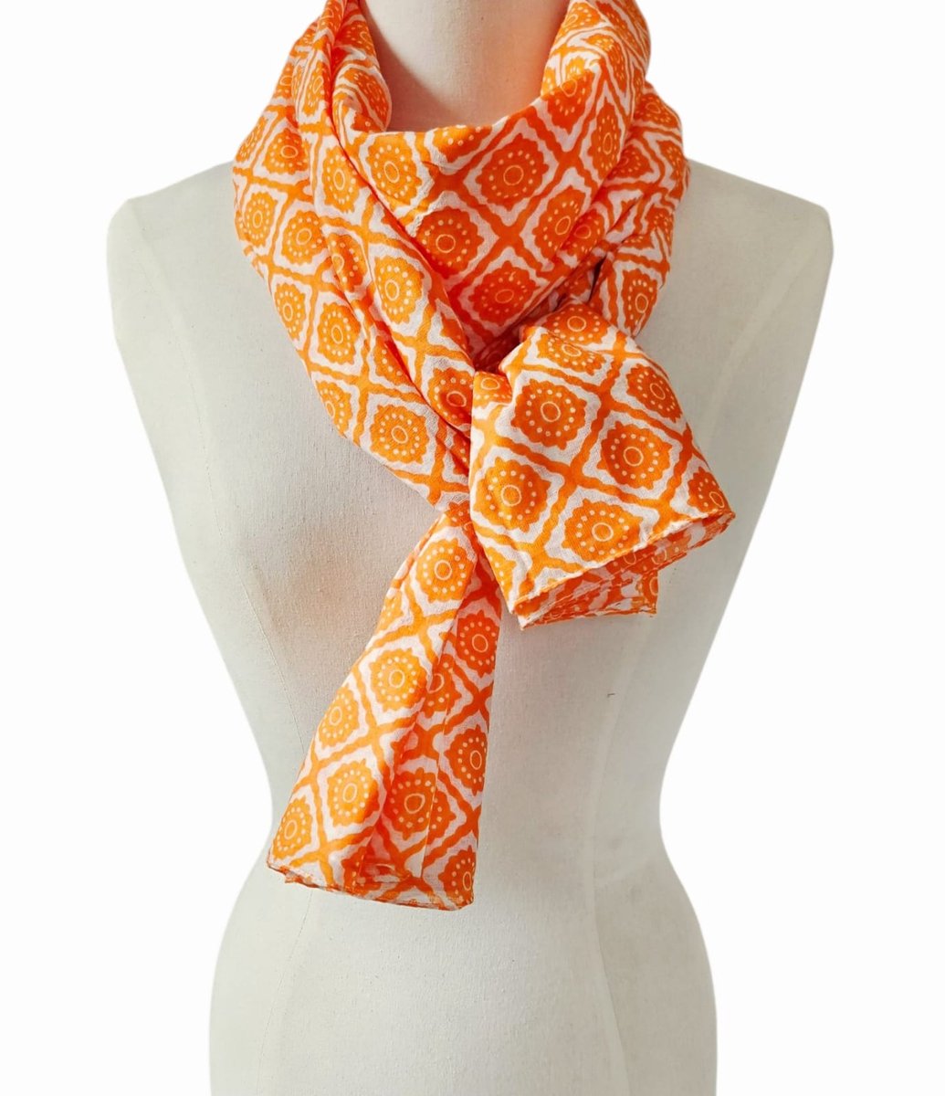 Langwerpige dunne sjaal oranje print - 100% Katoen- bloemen print- dunne lente en zomer sjaal- omslagsjaal-Wk- Ek voetbal oranje kleur sjaal | Moederdag cadeau | Koningsdag sjaal