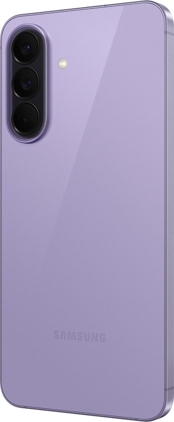 Samsung Galaxy A57 5G achterkant, lavendelkleurig met driedubbele camera.