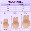 Maattabel voor plak-bh's: S/M (14,5 cm x 9,5 cm), L/XL (17 cm x 11 cm), XXL (20,5 cm x 13,5 cm). Cupmaten: A/B, C/D, E/F.
