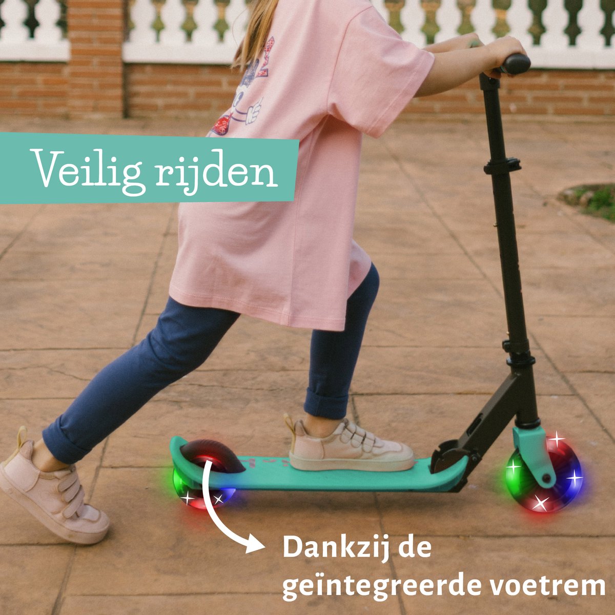 Chillafish Kinderstep jongens en meisjes vanaf 5 jaar met LED wielen - Blauw Groen﻿- Step met verstelbaar stuur en voetrem - Opvouwbaar en lichtgewicht met ABEC-5 wielen - Geen batterijen nodig - Model Flexxi Glow — afbeelding 3