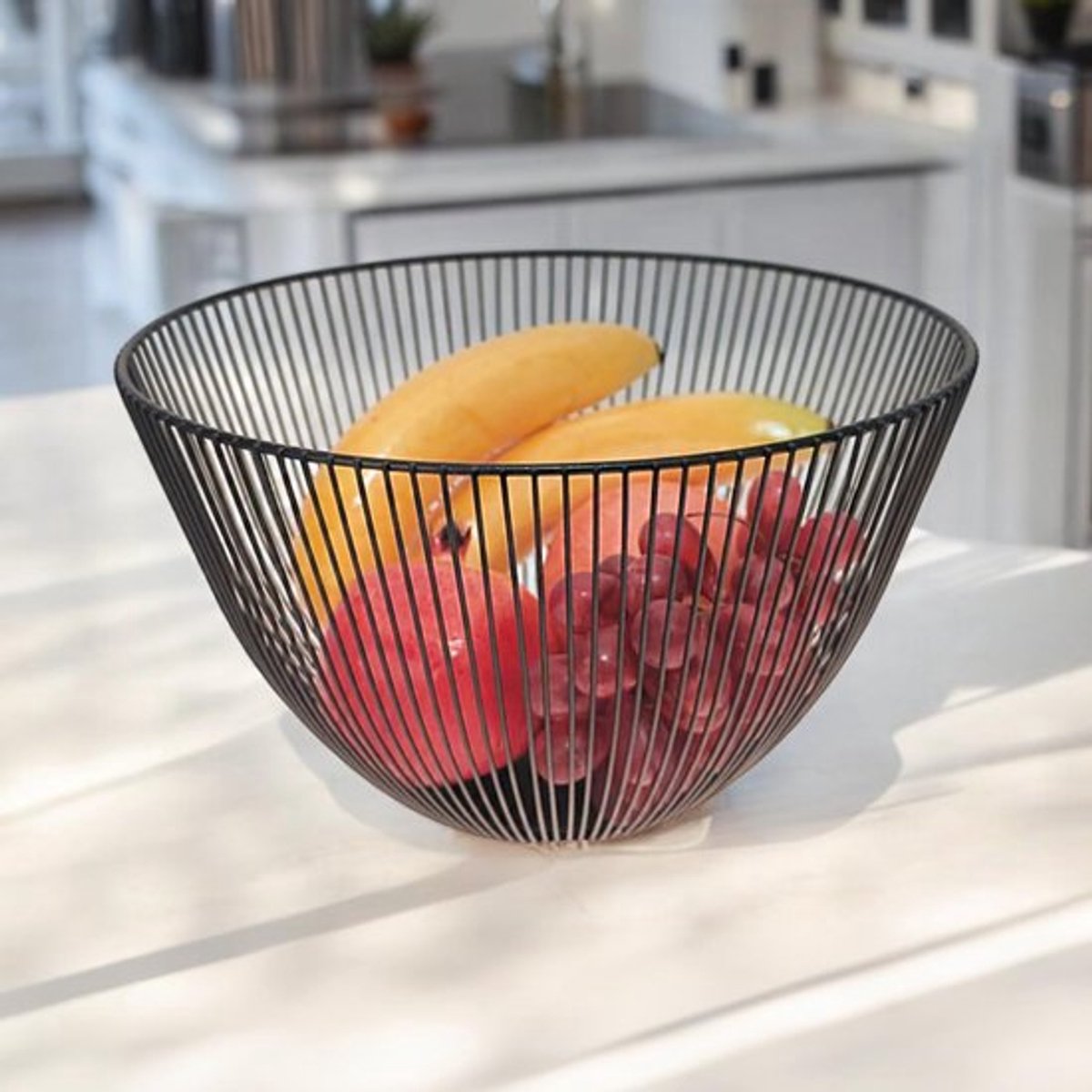 Candala Zwarte metalen fruitmand 24,5 cm - fruitschaal in open rasterd