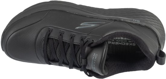 Zwarte leren sportschoen met veters, perforaties, S-logo en 'Air Cooled Goga Mat' tekst.