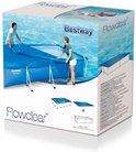 Verpakking van een Bestway Flowclear rechthoekig zwembadafdekzeil, met productafbeeldingen en instructies.