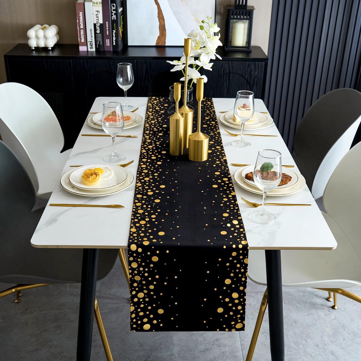 Tafelloper zwart met gouden stippen 30 x 220 cm polyester