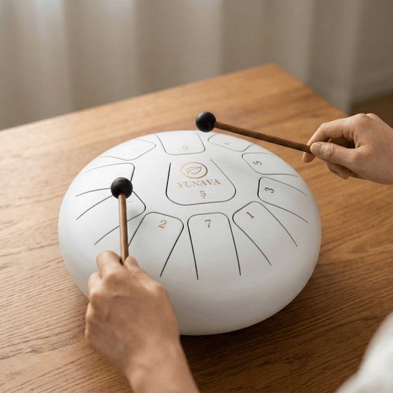 Yunava Handpan - 30 cm ø - Wit - Steel Tongue Drum - Hand Klankschaal incl. Lesboek & Beschermtas - Hangdrum van Merkloos — afbeelding 5