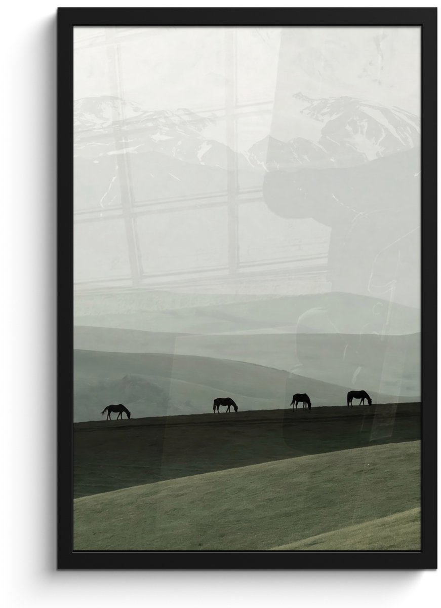 FrameYourWall Poster in lijst - Fotolijst 40x60 cm - Posters - Grijs - Berg - Paarden - Posterlijst zwart - Decoratie - Wanddecoratie woonkamer - Muurdecoratie slaapkamer