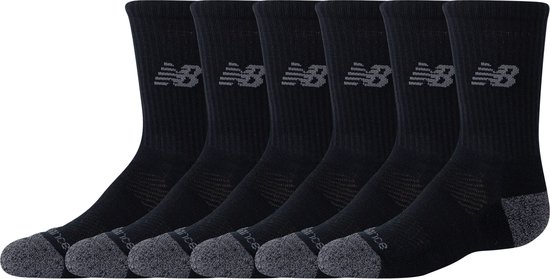 Vijf zwarte New Balance sportsokken met grijze tenen en hiel. Logo op de schacht.