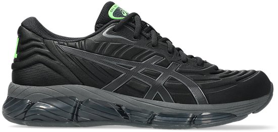 Zijzicht van zwarte ASICS Gel-Quantum 360 sneaker met limegroene 'GEL'-details op de hiel.