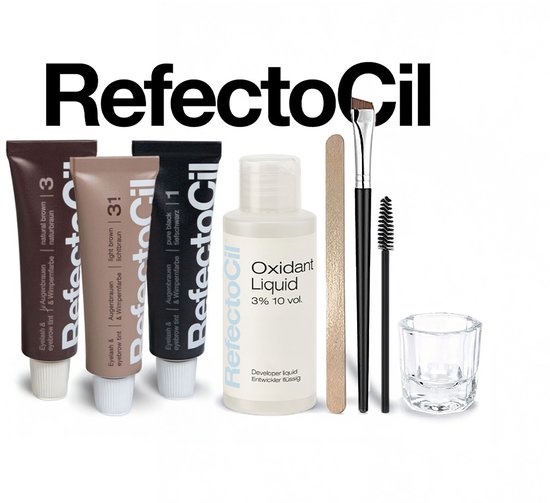 RefectoCil trio met kleurtubes (zwart, natuurbruin, lichtbruin), oxidant, borstel, kwast, spatel en een glaasje.