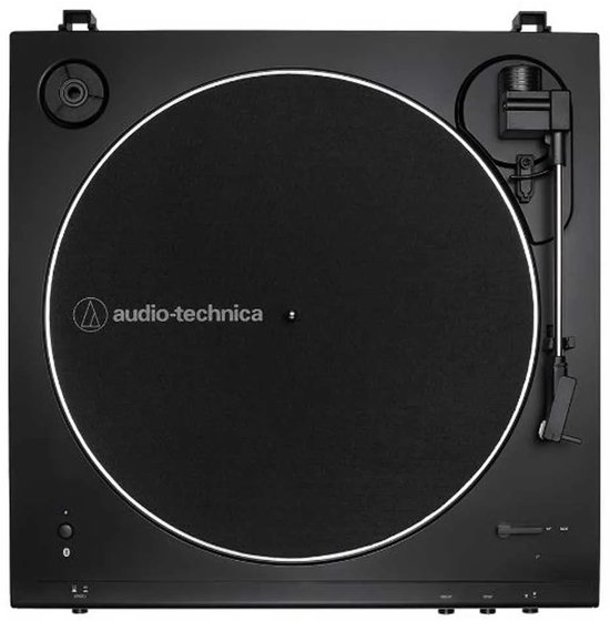 Zwarte platenspeler van Audio-Technica met ronde mat en toonarm.