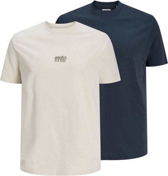 Twee Jack & Jones T-shirts, één crème met logo, één donkerblauw.