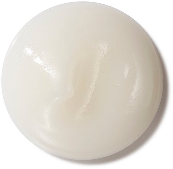 Witte, romige textuur van Acqua di Parma Barbiere aftershave emulsie.