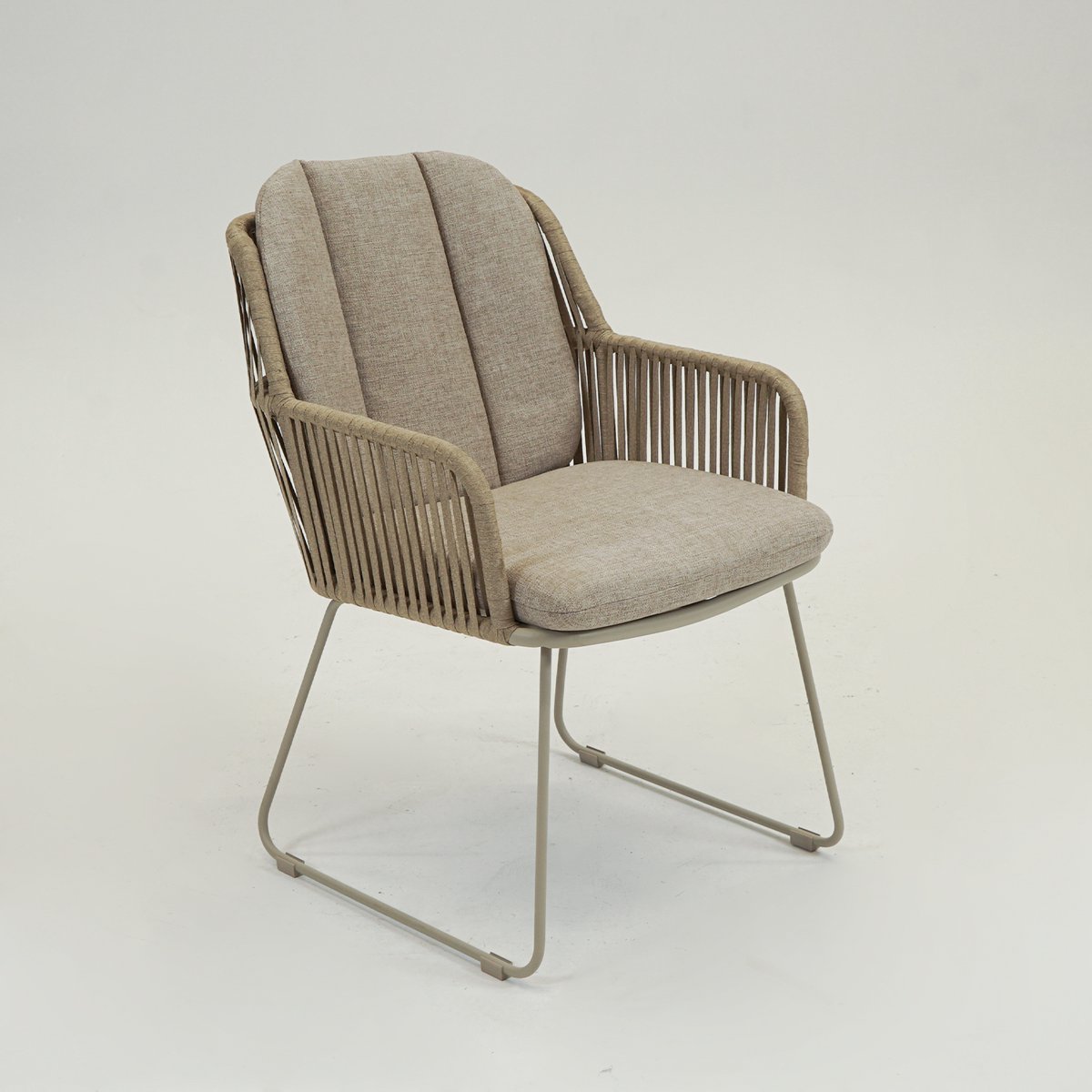 VITA - Carma Fauteuil creme - Tuinstoel - aluminium onderstel - Met slijtdopjes - Olefin weersbestendig rope - Vita tuinmeubelen - Dubbel gepoeder coat - Met rug en zit kussen