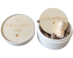 Doosje baby | peg doll | wil jij mijn meter zijn | meter vragen | meter worden | peettante vragen | peettante worden | cadeau | doosje met een vraag