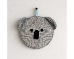 Luna-Leena duurzame Koala gift hanger - grijs melange - bio katoen - hand gehaakt in Nepal - muurhanger - dierenkop - muur decoratie - cadeau - geboorte
