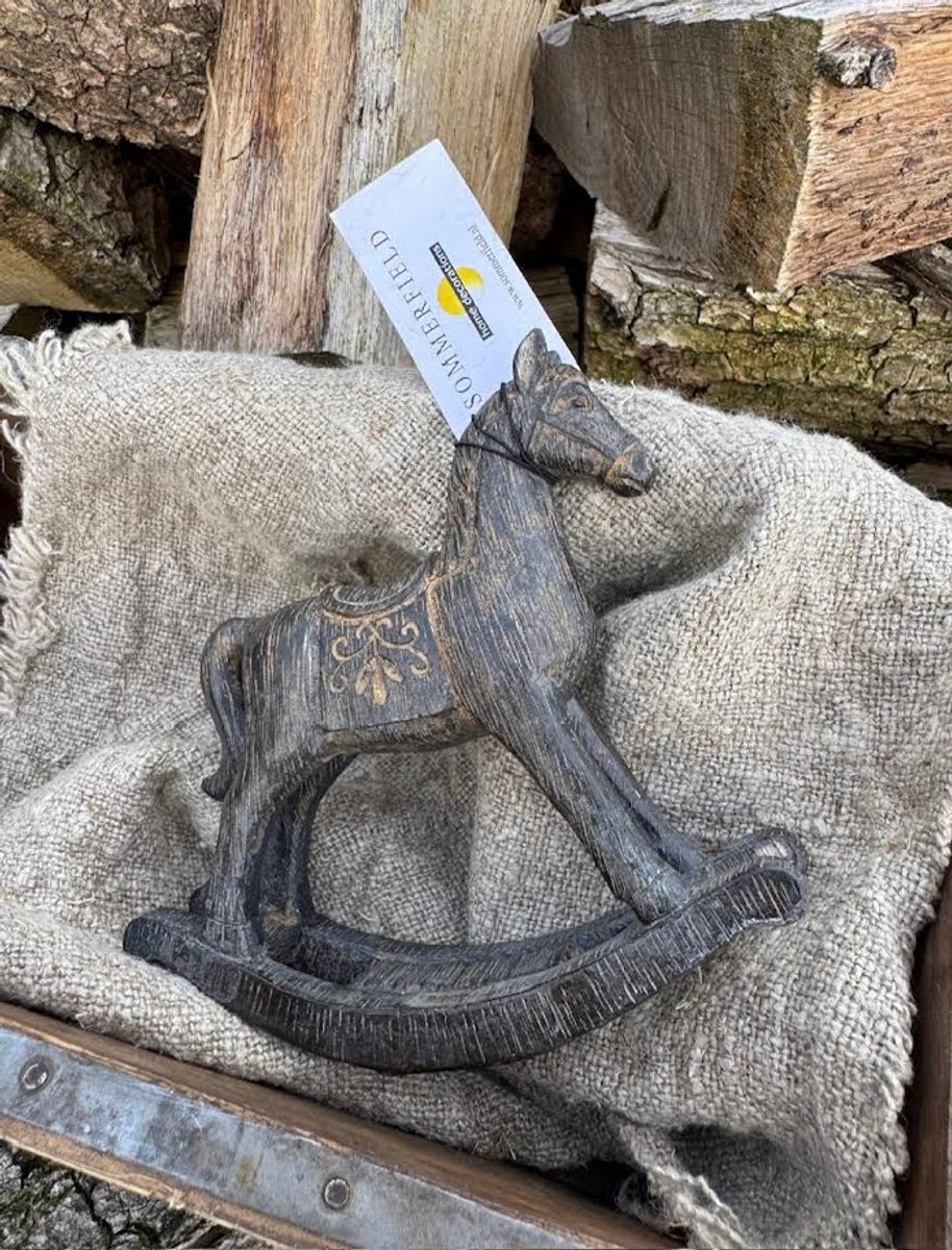 Houten paardje- Stoer sober- landelijk- woondecoratie- sfeervol- landelijk