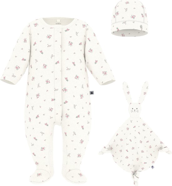 Barboteuse blanche avec imprimé floral all-over rose et bleu, bonnet assorti et doudou tête de lapin.