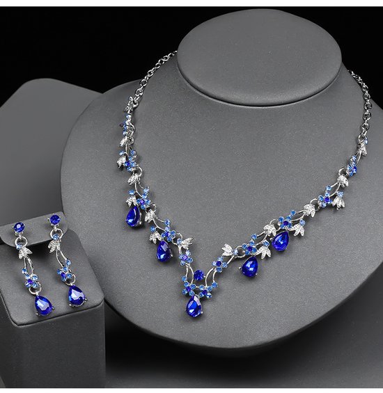 Sieradenset/Ketting en oorbellen set met blauwe kristallen