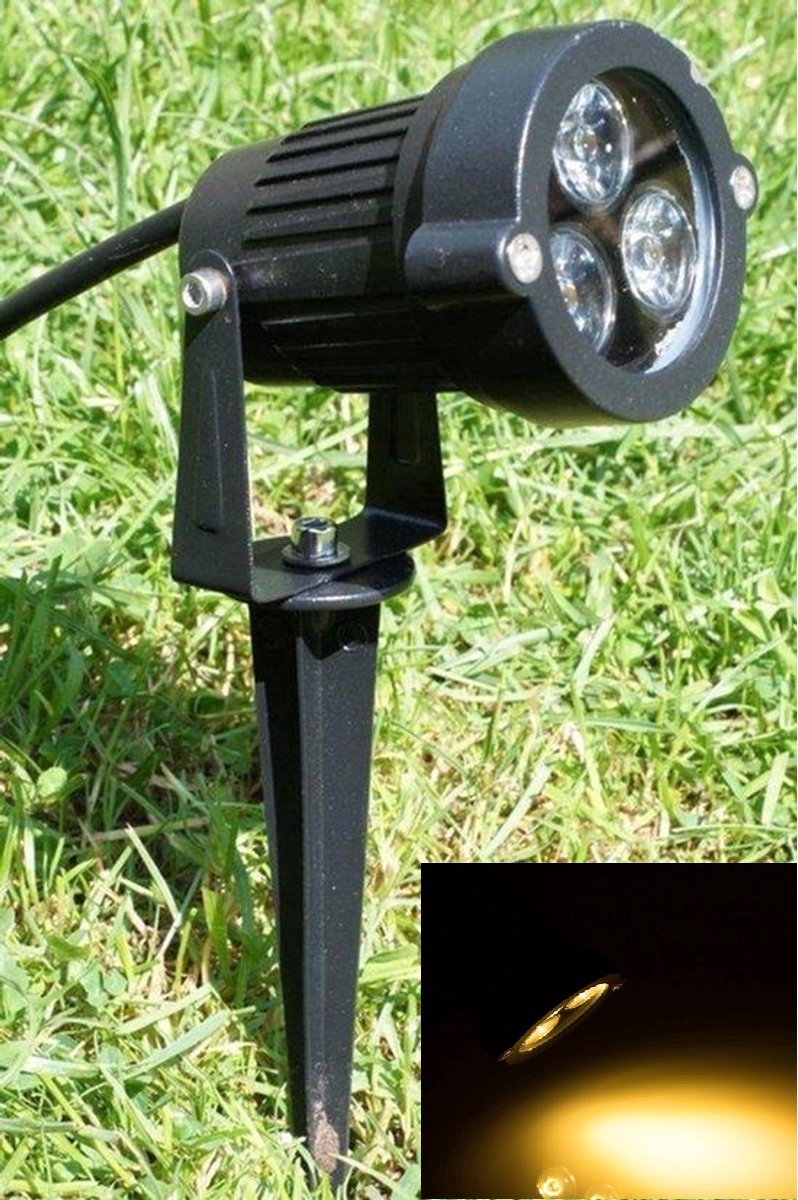 Zwarte LED Tuinspot 230V 3 LED Warm Wit IP65 – Aluminium Prikspot met Waterdichte Aansluitplug