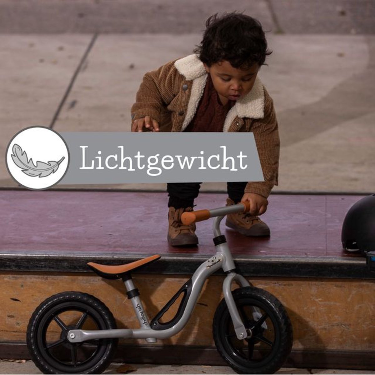 Chillafish Loopfiets 2 jaar - Lichtgewicht met verstelbaar zadel en stuur - Zilver- Loopfiets voor jongens en meisjes tot 4 jaar met handvat om te dragen en anti lek banden - Model Charlie — afbeelding 3