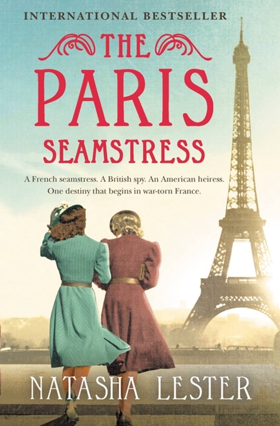 Boekcover van 'The Paris Seamstress' met de Eiffeltoren en twee vrouwen in retrokleding.