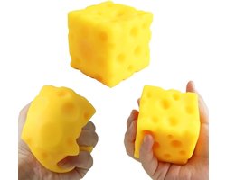 Squishy Toy vorm van een kaas - Stressverlichtend Speelgoed - Zacht - Fidget Squishy - veilig en niet-giftig - Niet plakkerig - angst - realistische kaasvorm - voor volwassenen en kinderen - 1 geel