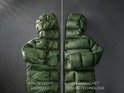 Groene donsjas, links aan de lucht gedroogd, rechts gedroogd met 3DScan-technologie.