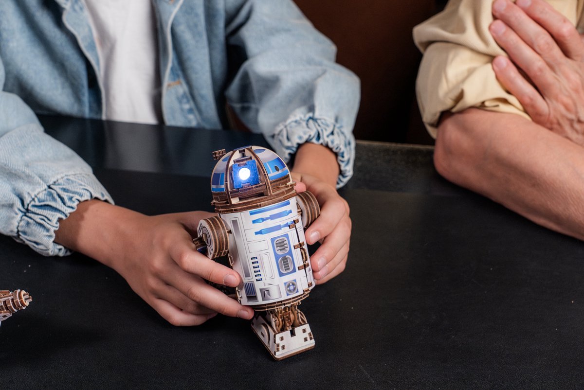 UGEARS 3D Modelbouw - R2-D2 - Star Wars - Mechanisch Bouwpakket Hout - Educatief Speelgoed — afbeelding 8