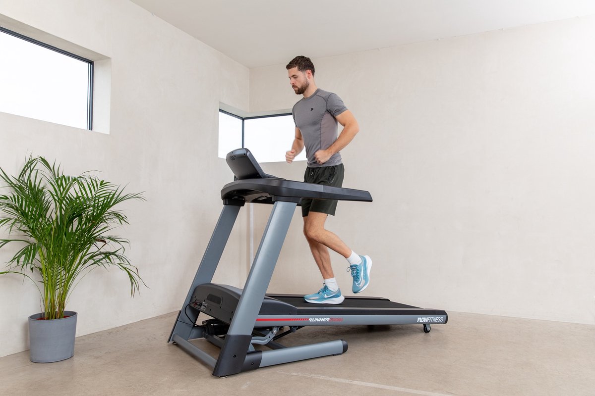 Flow Fitness Runner DTM2500 Loopband - Inklapbaar - 20 km/u - 15% Helling - 29 Programma’s - Groot Loopvlak - Thuisgebruik thumbnail 8