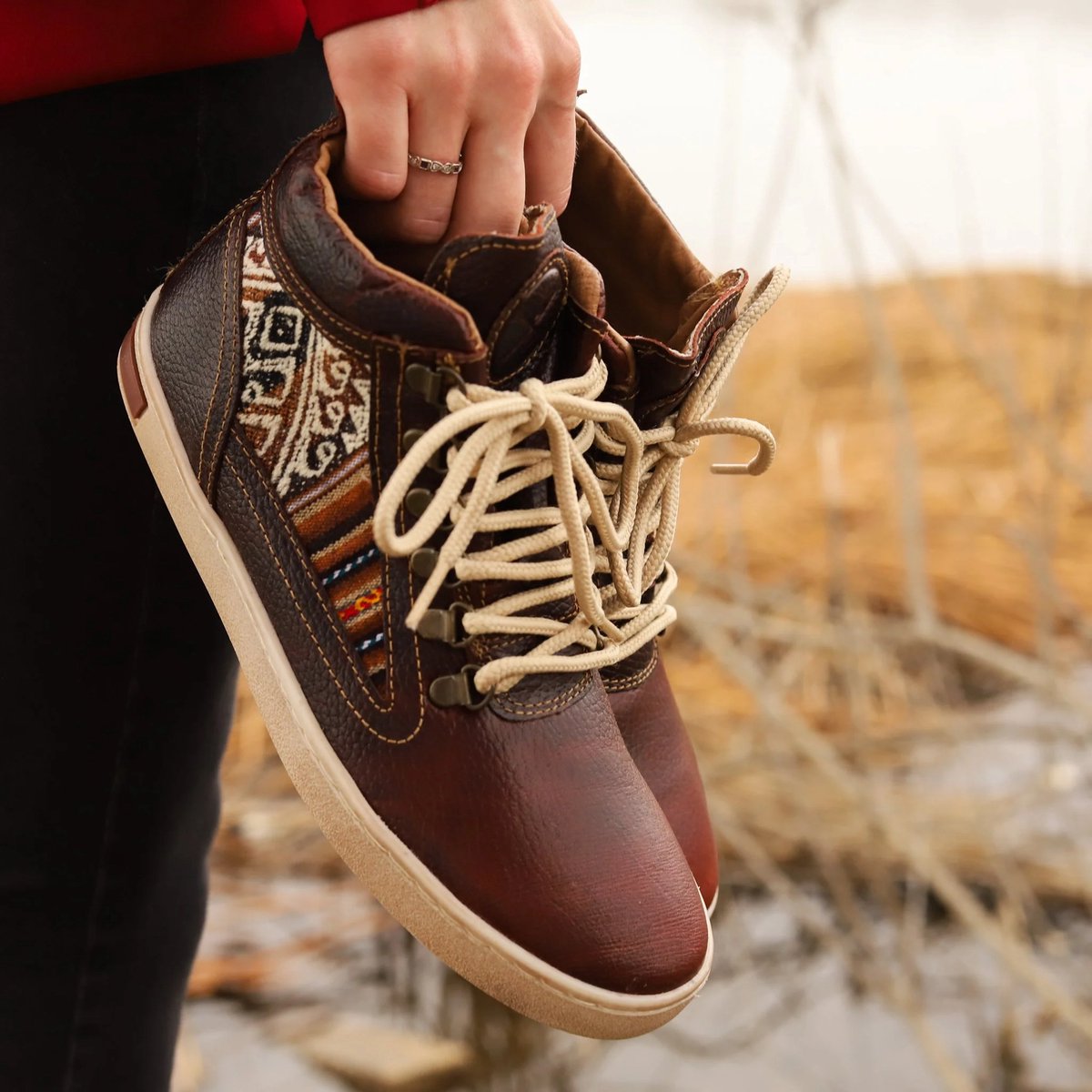 Inkkas Leather Camping Boot dames sneaker– bruine leren hiking sneaker met handgeweven Peruaanse textiel inleg – comfortabele wandelschoen Multiprint