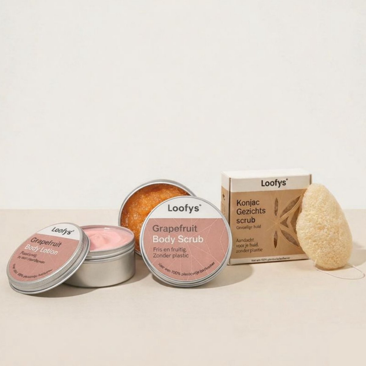 Alles-in-1 Lichaamsverzorging Cadeauset – Bodylotion 150ml + Bodyscrub 150ml + Konjac Spons - Grapefruit