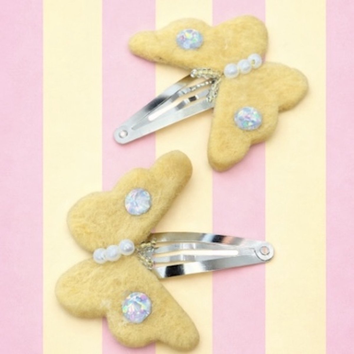 Luna-Leena duurzame haarspeldjes vlinder geel (set) - L5cm - wol vilt - klik klak speld zilver - handgemaakt in Nepal - butterfly hair clips - haar accessoires - cadeau - feest - verjaardag - sieraad - dieren speldjes