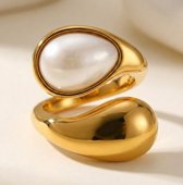 Lundholm Luxe Ring Dames Parel Statement Ring Goud - Premium Stainless Steel - Verstelbare Ring Imitatie Parel Wit - Vrouwen Cadeautjes - Tiger Serie - Scandinavisch Design