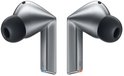 Linker en rechter Samsung Galaxy Buds3 Pro, zilverkleurig, met zwarte oordopjes.