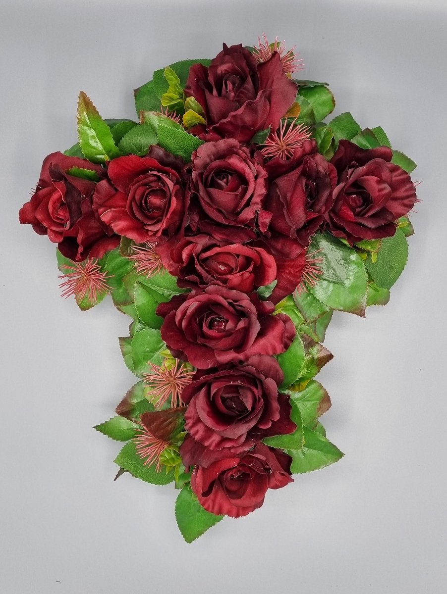Bloemstuk - rozen - kruis - 35cm - rood - Grafdecoratie - Zijdenbloemen - Kunstbloemen